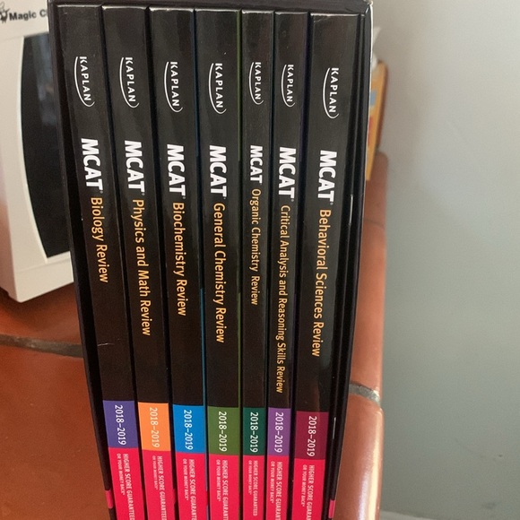 Kaplan MCAT Review Books (2018-2019). - Picture 2 of 4